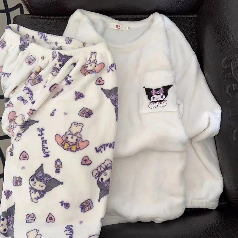 Pijama Peluciado Sanrio – Hello Kitty, Kuromi e Pochacco