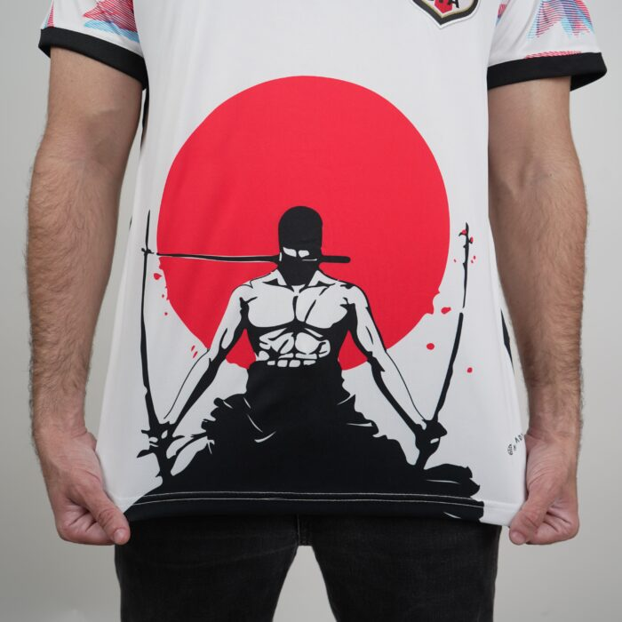 Camisa Japão 2024/2025 "Zoro Espadachin" | Edição Limitada One Piece