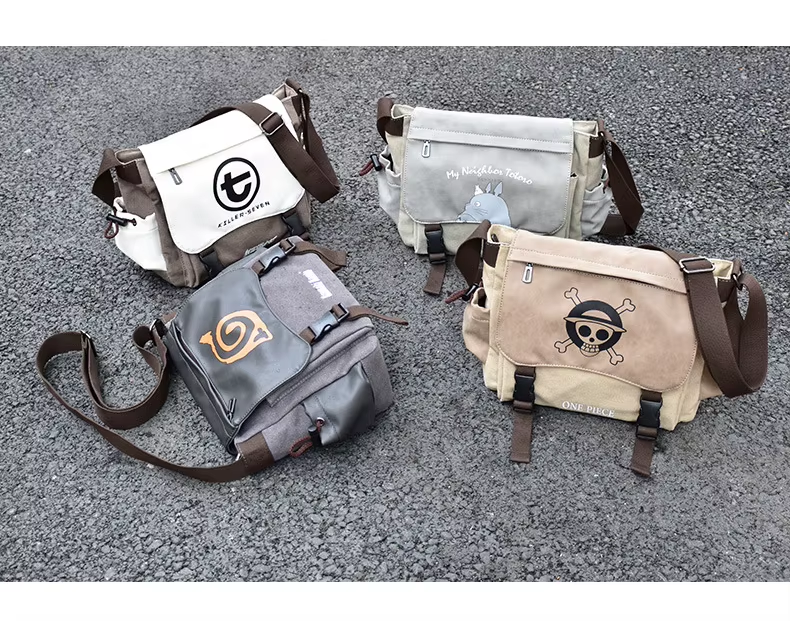 Bolsa Carteiro Couro Anime Mix