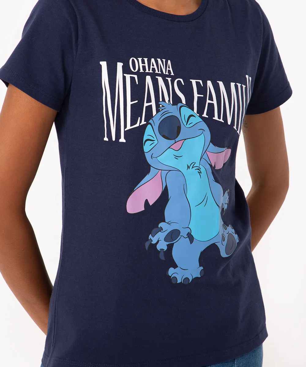 Camiseta Stitch "Ohana Means Family" + Chaveiro Surpresa (Brinde Especial)