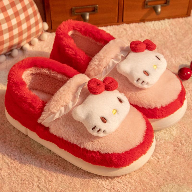 SAPATOS DE PELÚCIA SANRIO
