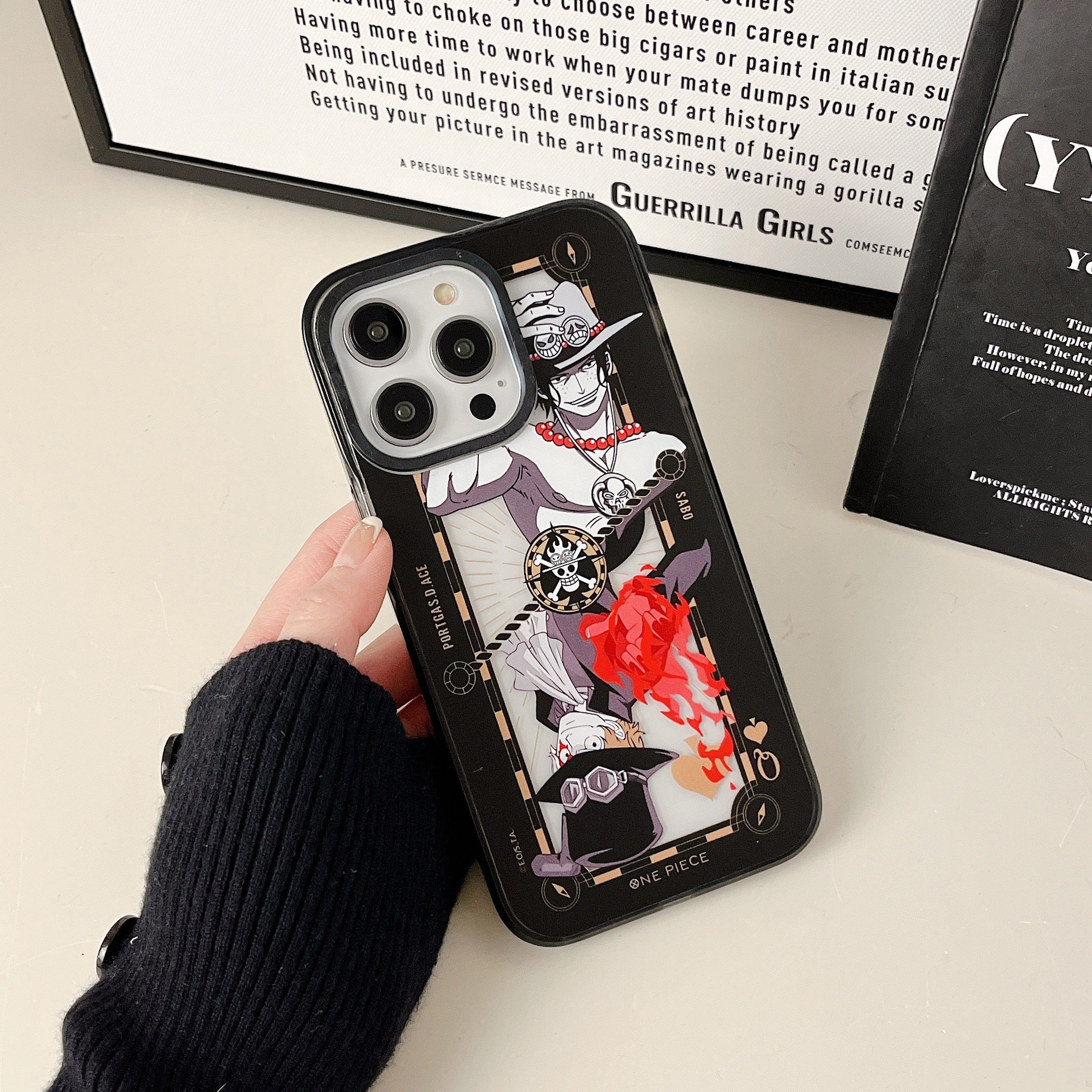 Capinha One Piece Stickers (iPhone)