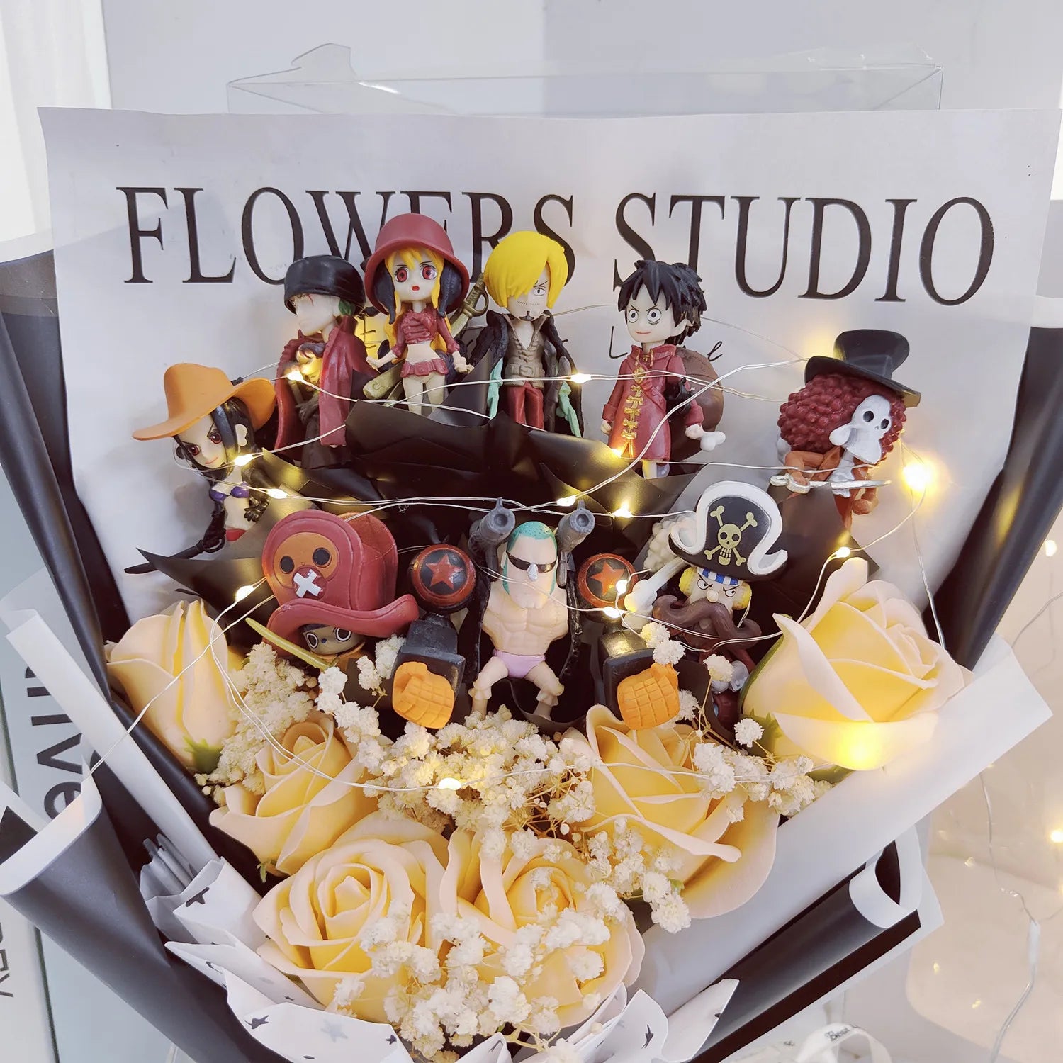 Buquê One Piece com 10 Mini Figuras, Tripulação do Chapéu de Palha