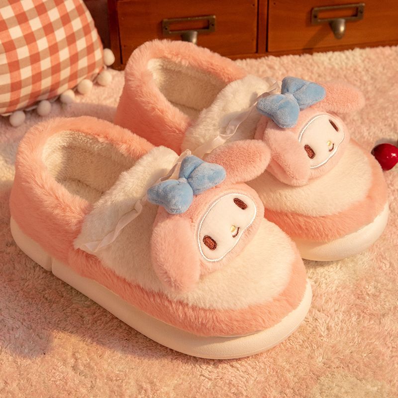 SAPATOS DE PELÚCIA SANRIO