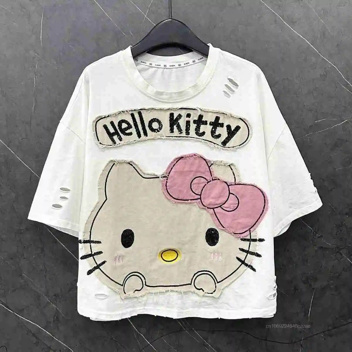 Camiseta Hello Kitty Y2K Destroyed