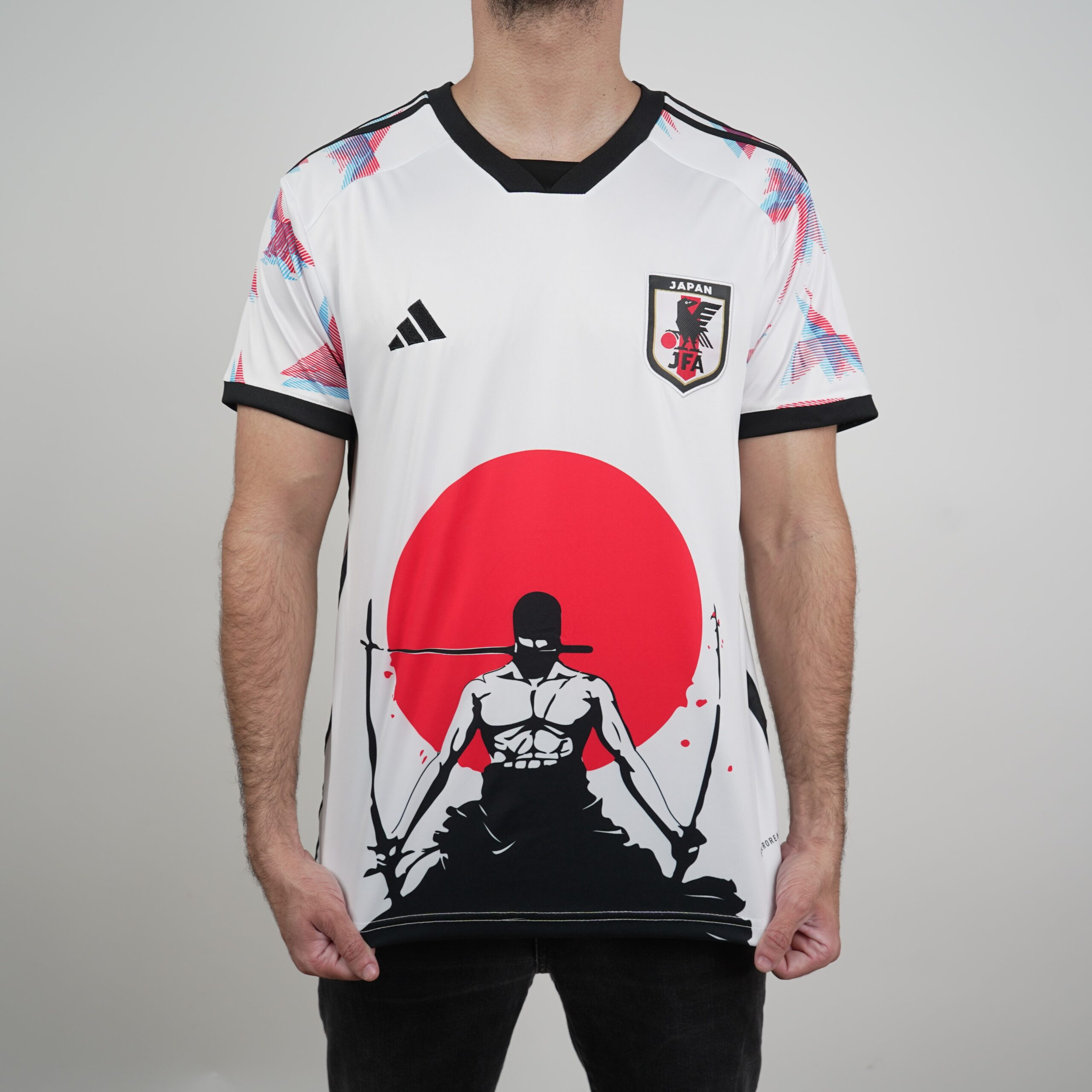 Camisa Japão 2024/2025 "Zoro Espadachin" | Edição Limitada One Piece