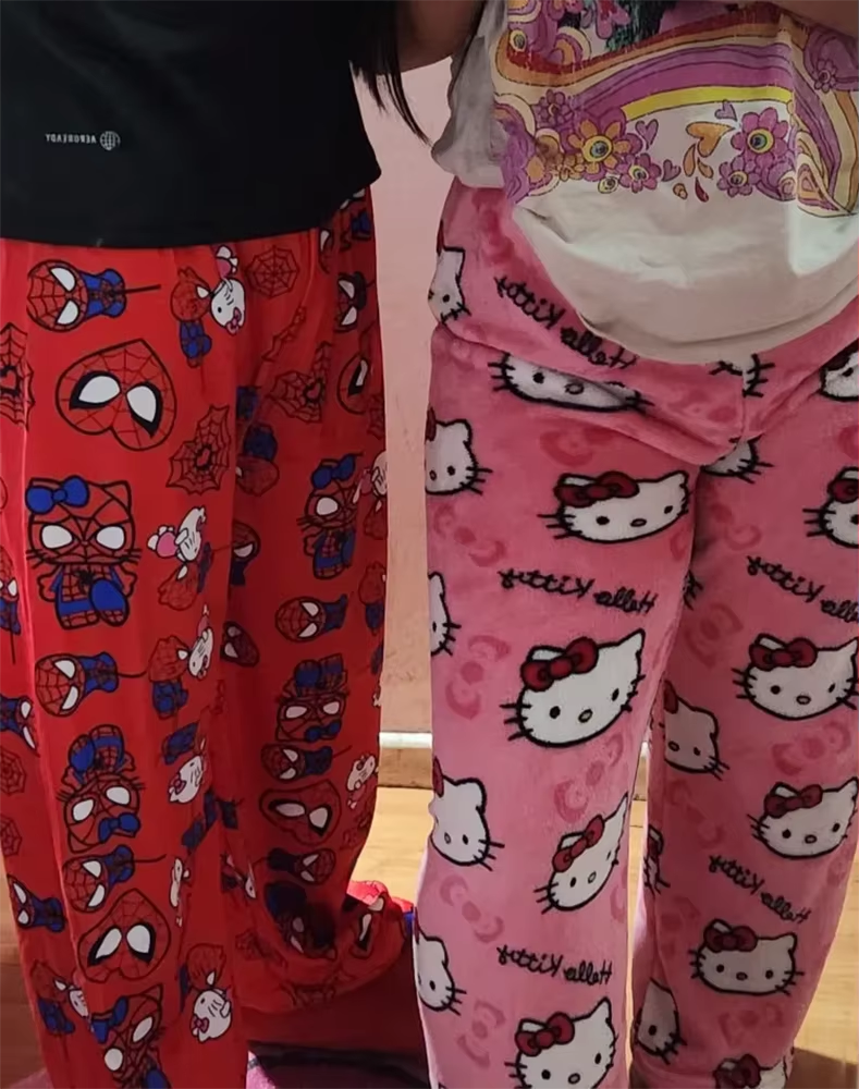 Calça Soft Y2K Spider-Man & Hello Kitty